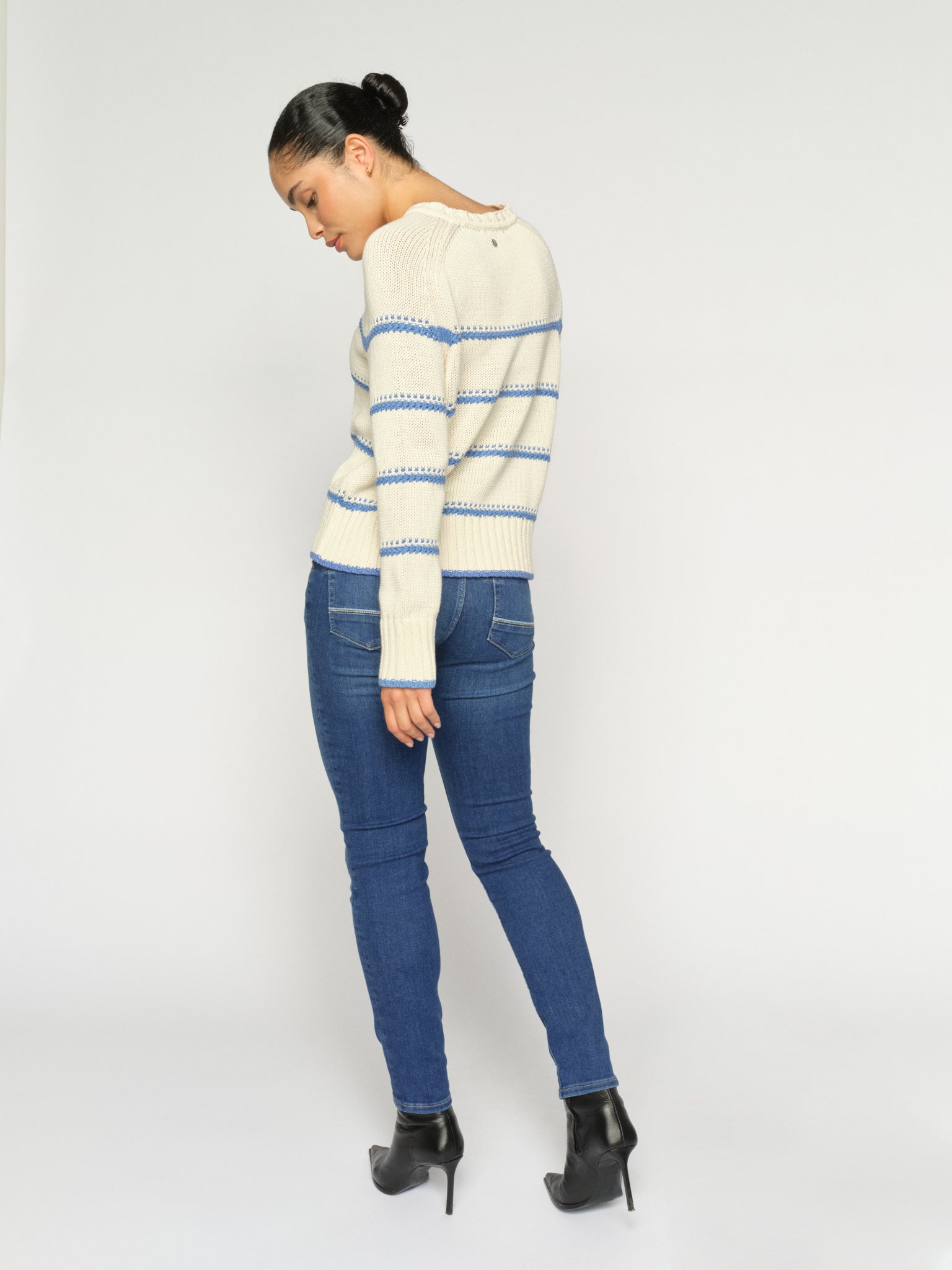 Modelshot / Blue / Detail
